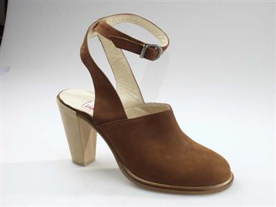 09140.jpg; 09140; muil met zijpanden met riempjes en gespsluiting; slingback