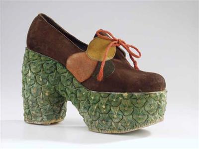 09373.jpg; 09373; Veterschoen met ananas plateau; rijgmolière