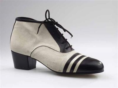 09533.jpg; 09533; enkel schoen met vetersluiting; rijgmolière