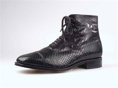 09580.jpg; 09580; hoge schoen met vetersluiting; rijgbottine