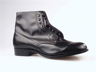 09634.jpg; 09634; Hoge schoen met derbysluiting met 'ruimte voor 6 tenen'.; derbybottine