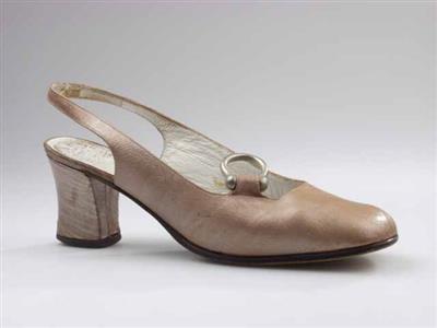 09793.jpg; 09793; instapper met hielband; slingback