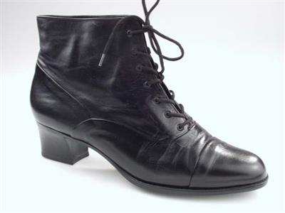 09903.jpg; 09903; enkelhoge veterschoen; rijgbottine