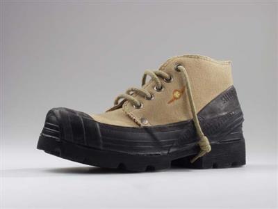 09965.jpg; 09965; Hoge schoen met derbysluiting; derbybottine