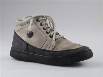 10091.jpg; 10091; Hoge schoen met vetersluiting; derbybottine