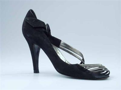 10666.jpg; 10666; Sandaal met schuin bandje met gesp over wreef.; sandalet