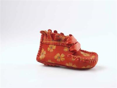 11075.jpg; 11075; Mocassin met vetersluiting; veterschoen