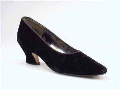 11427.jpg; 11427; Pump met kommahak; pump