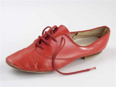 11604.jpg; 11604; Halve rijgmoliere, de binnenkant van de voet is één geheel.; balletschoen