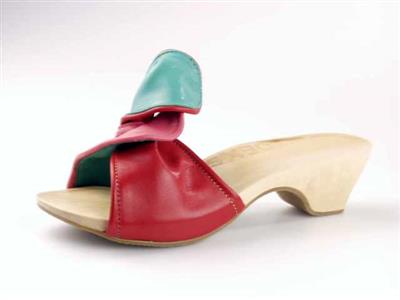 11731.jpg; 11731; Instapper met open teen; muil