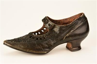 1c25782b-cd56-4a8f-a6f2-e7a9e1066c2b.jpg; 12675; Paar bandschoenen; bandschoen