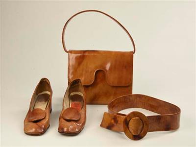 38ceba20-9831-4f30-9907-d03edb35ce84.jpg; 99237; Handtas met spiegel en bijpassende ceintuur, set met schoenen (12602) ; handtas