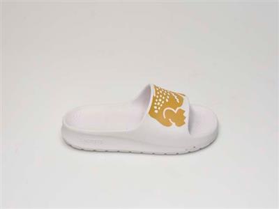 6959bd38-e12e-454d-896f-fce32b275ab9.jpg; 12439; Crocoslide uit de 'Ricky Regal' collectie van popzanger Bruno Mars in samenwerking met Lacoste; slipper