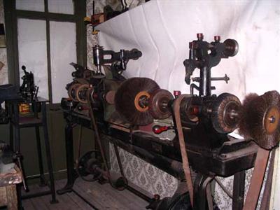 88793.jpg; 88793; Afmaakmachine met stalen frame.; Afmaakmachine