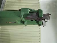 88999.1.jpg; 88999; Machine bestaande uit zuil met twee contrefort vormen.; contrefort intrapmachine