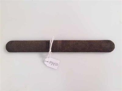 89450.jpg; 89450; werktuig met verschillende oppervlakken om zolen, zoolranden en hakken glad te maken en af te werken.; rasp