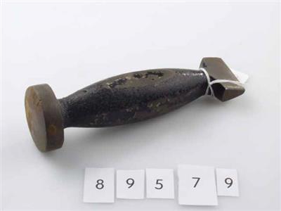 89579.jpg; 89579; hamer zonder steel voor het omvouwen en vastkloppen van overleer; omboekhamer