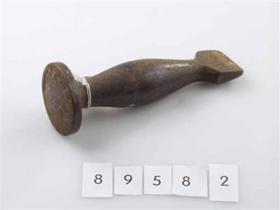 89582.jpg; 89582; hamer zonder steel voor het omvouwen en vastkloppen van overleer; omboekhamer