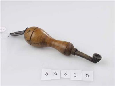 89680.jpg; 89680; gereedschap om ribbels in zoolranden te maken; roulette