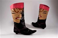 aa207ba7-aa7b-4fe9-b826-dfbb0b0dc5c0.jpg; 12377; Instap kuitlaars met afbeelding van een rokende vrouw; laars