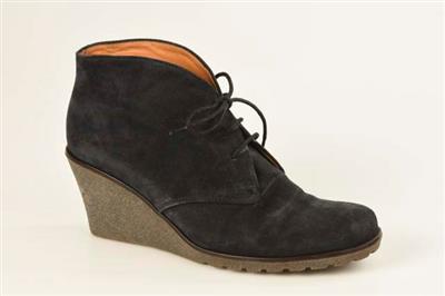 e2d94d76-f5c5-477d-8526-b6b94bd31b9e.jpg; 12606; Paar veterschoenen; veterschoen