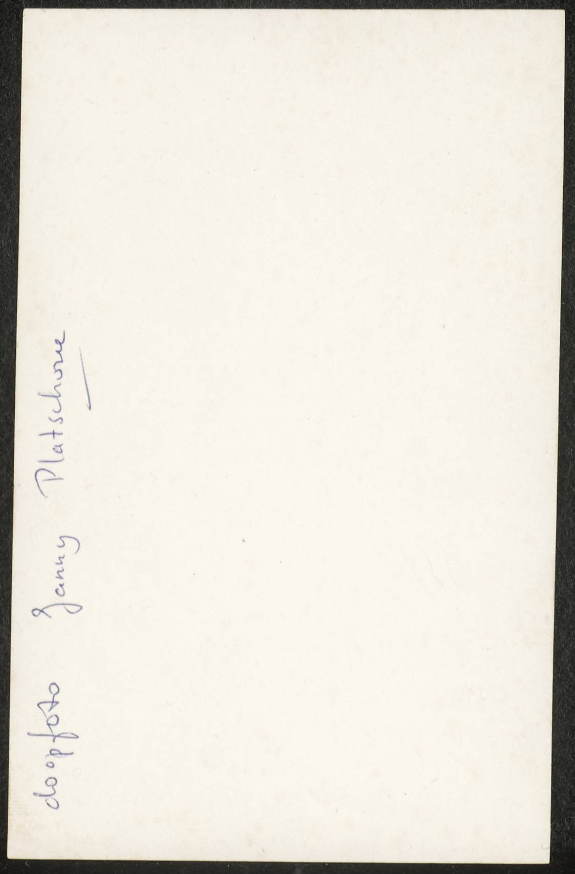 Foto van Jannetje Wilhelmina Platschorre in doopjurk