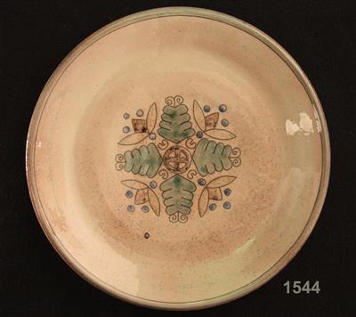 00001482.jpg; 1544; bord met floraal motief; wandbord
