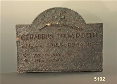 00001703.jpg; 5102; Grafsteen voor Gerardus Th.W. Poeth; grafmonument