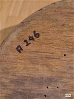 2fd37360-ccd0-42da-afd5-a4c3ba5fcc8e.jpg; 0106; Karnton met houten deksel en stamper; karnton