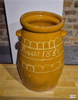 49cc2541-1b41-4c48-befe-a0c5befb1d9c.jpg; 0106; Karnton met houten deksel en stamper; karnton