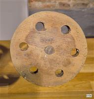 4a5e8b11-0a13-46c8-84ad-ada462327d8b.jpg; 0106; Karnton met houten deksel en stamper; karnton