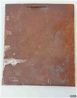 50f07ad2-aa44-44a4-bd7c-0511cb737eba.jpg; 0288; Tegel met man en druiventros; reliëftegel
