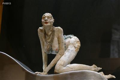 7183a5ca-0860-4e16-ac80-00e14d9b3d58.jpg; PV0013; Reclining foozy; sculptuur
