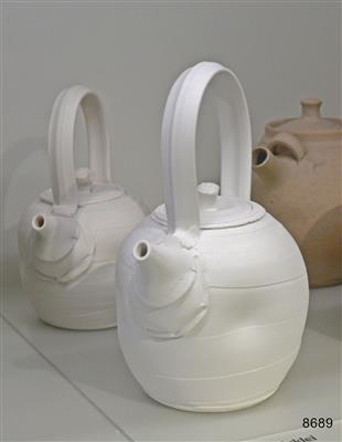 81024536-fe92-4a21-98f1-5bf371e02f1e.jpg; 8689; Set van vier theepotten; theepot