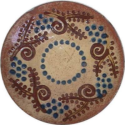 CE0652.jpg; CE0652; schoteltje met wijnrank motief; schotel
