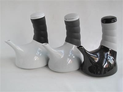 PD0074.jpg; PD0074; Drie 'Il Litro' theepotten; theepot