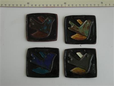 PD0402.jpg; PD0402; Vier tegelplaatjes waarop een vogel; tegel