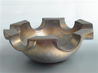 PD0566.jpg; PD0566; Bronskleurige schaal met kantelen; schaal