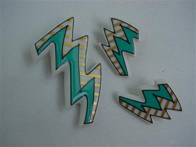 PD1077.jpg; PD1077; Sieraad Rosenthal - Broche en Oorclips; vaas