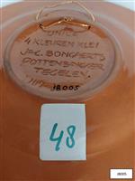 ab6648e7-4fec-498c-bde9-763c7a6563c0.jpg; JB005; Wandbord met decoratie vierkleurenklei; wandbord