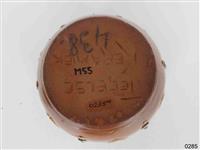 e9650c6b-b327-47fe-a23a-8341961a5838.jpg; 0285; tabakspot met/zonder(?) deksel; tabakspot