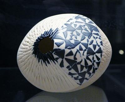f7a3a1ad-44d3-41b5-8a7f-9722263b0bd8.jpg; 8183; 'SEINS - OURSEIN'; sculptuur