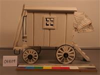 04809a.jpg; 04809; Badkoets met gestreepte markies; schaalmodel