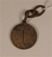 04829c.jpg; 04829; Sleutelhanger voor de sleutel van kamer 1 van Hotel D'Orange Zandvoort; sleutelhanger