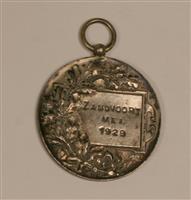 04843d.jpg; 04843; Medaille, vaandel van de kinderoperette; medaille