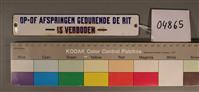 04865a.jpg; 04865; Trambord: OP-OF AFSPRINGEN GEDURENDE DE RIT IS VERBODEN; uithangbord