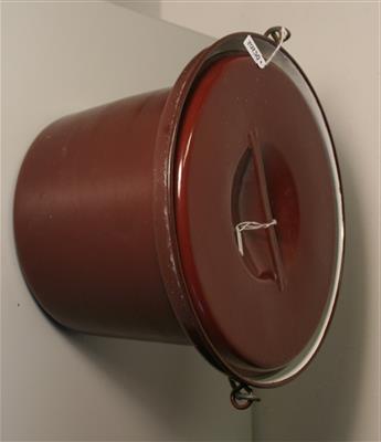 05202b.jpg; 05202; Emmer of pan met deksel; huisraad