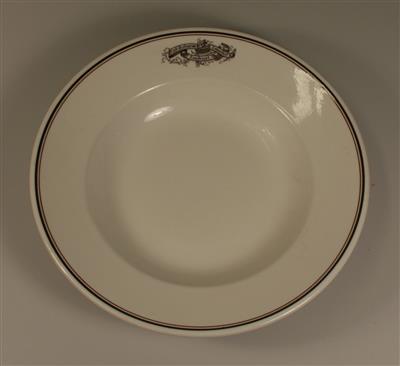 05275b.jpg; 05275; Bord Cafe-Restaurant Zomerlust Zandvoort; Serviesgoed