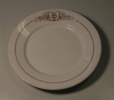 05294b.jpg; 05294; Bord Pavillon Hotel Riche; aardewerk