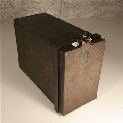 05331a.jpg; 05331; Scheepstrommel / scheepskluis; kluis